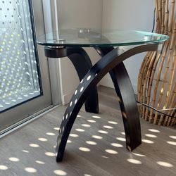 Contemporary corner/ end table