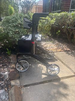 Aluminum rollator 14 lb only new