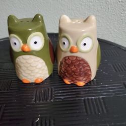 Salt and pepper Shakers out of box