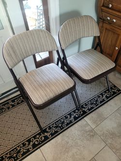 Set of folding chairs