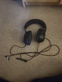Wired headphones