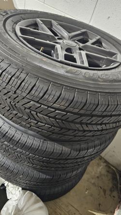 Jeep Gladiator Bridgestone Dueler Tires Size 245/75R17 112T