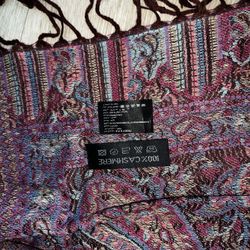 A New Elegant 100% Cashmere Paisley Shawl 