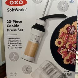 OXO SoftWorks 20-Piece Cookie Press Kit - NIB