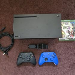 Xbox Series X 1tb, 3 Controllers and More