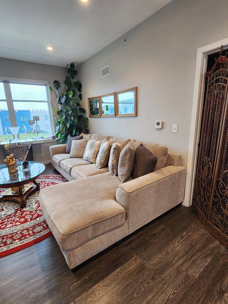 Sofa/ Couch With shay's lounger