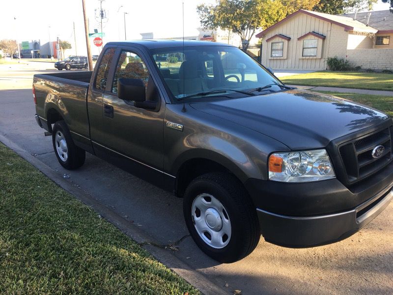 2008 Ford F-150 Truck V6 4.2L Runs and drive excellent with very low miles. Cold AC, Hankook tires factory wheels, new oil. Very clean interior and e