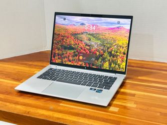 HP EliteBook G9 14” Core i7-12th Gen 8GB DDR5 512GB SSD Like New