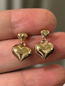 K18 Gold Heart Dangling Earrings