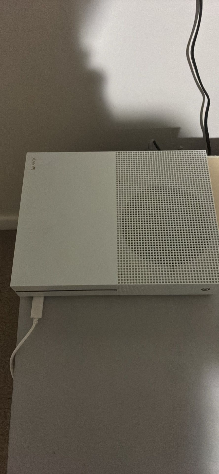 Xbox One S With Controller And Headphones 