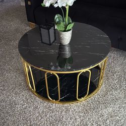 Round coffee table 