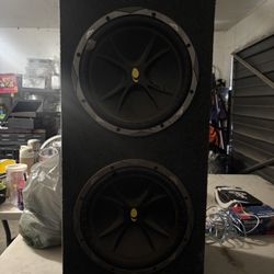 2 Kicker 12 Speakers 