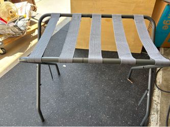 Luggage holder