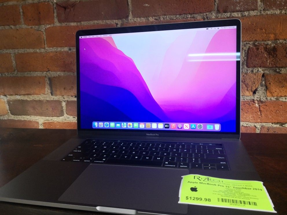Apple MacBook Pro 15" Touchbar 2019