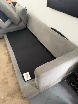Living spaces couch 600$