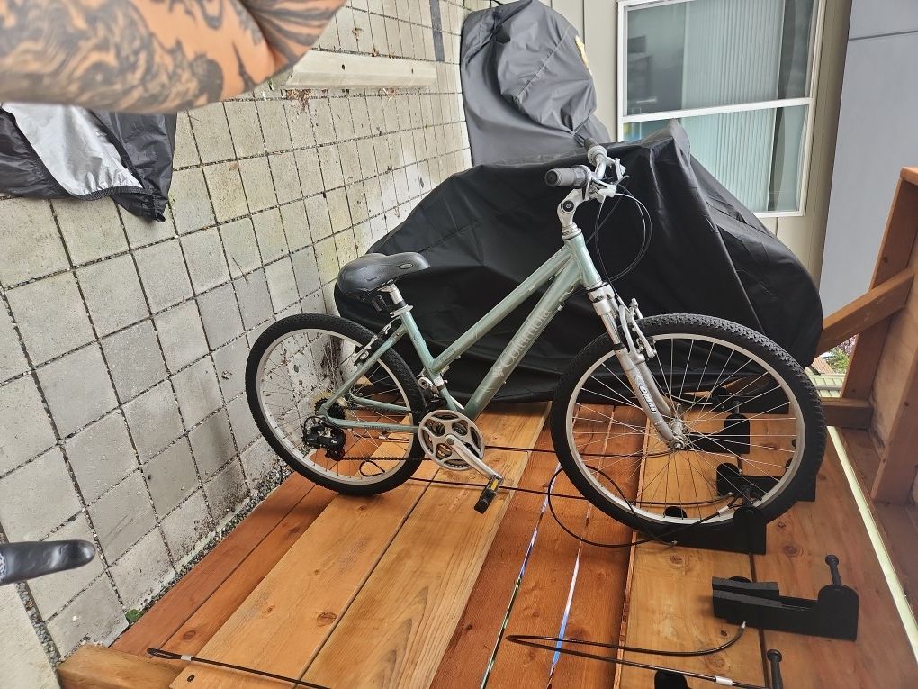 Columbia Journey SE Bicycle