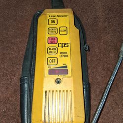 Ac leak detector