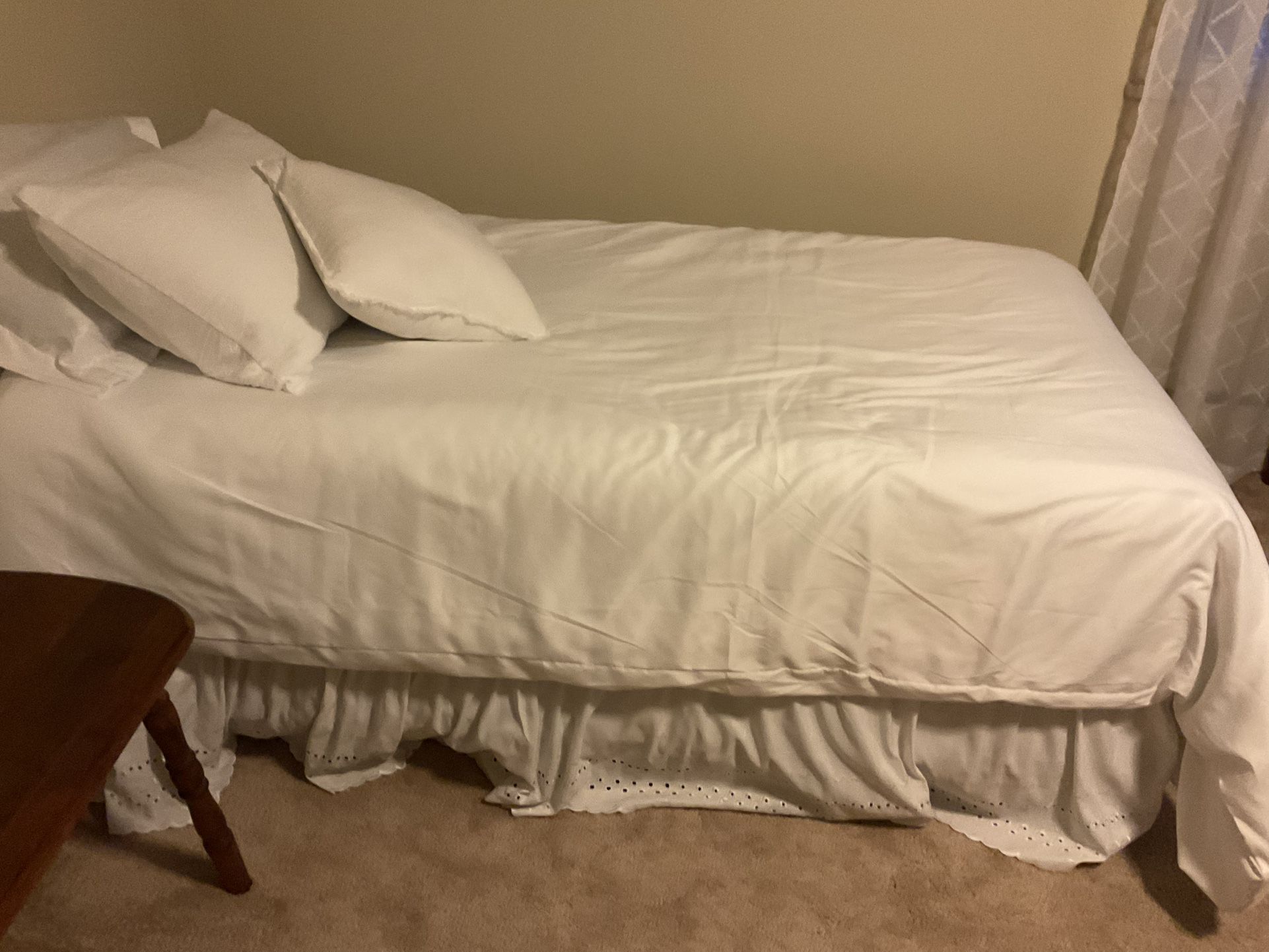 Single/twin Size Metal Frame, Box Spring, & Mattress