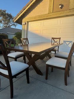 DiningTable With  6 Chairs