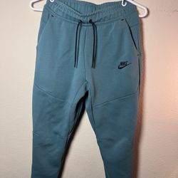 Nike Tech Green Kids large 
