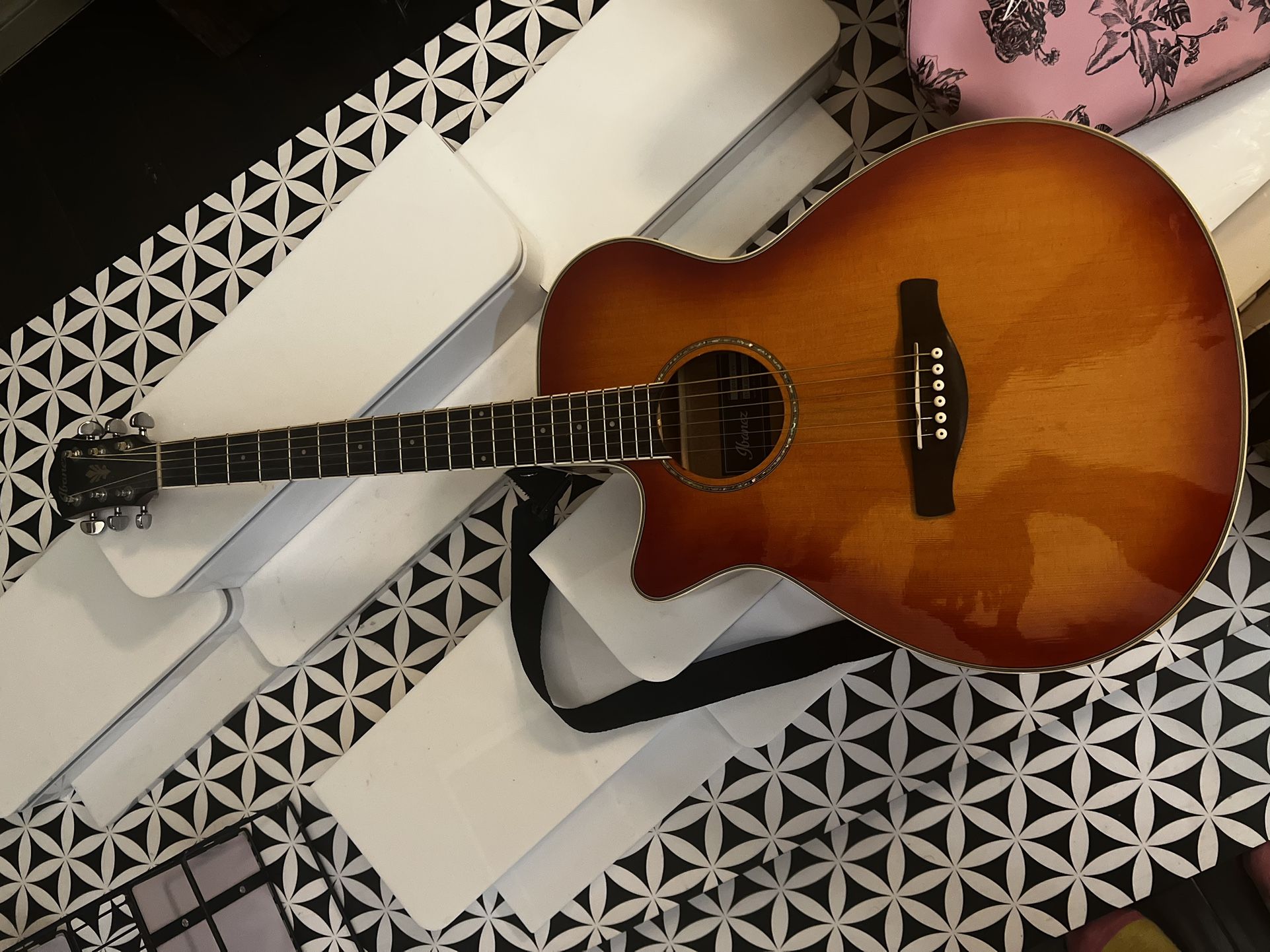 Left Hand Acoustic Guitar With Amplifier Connection Ability 