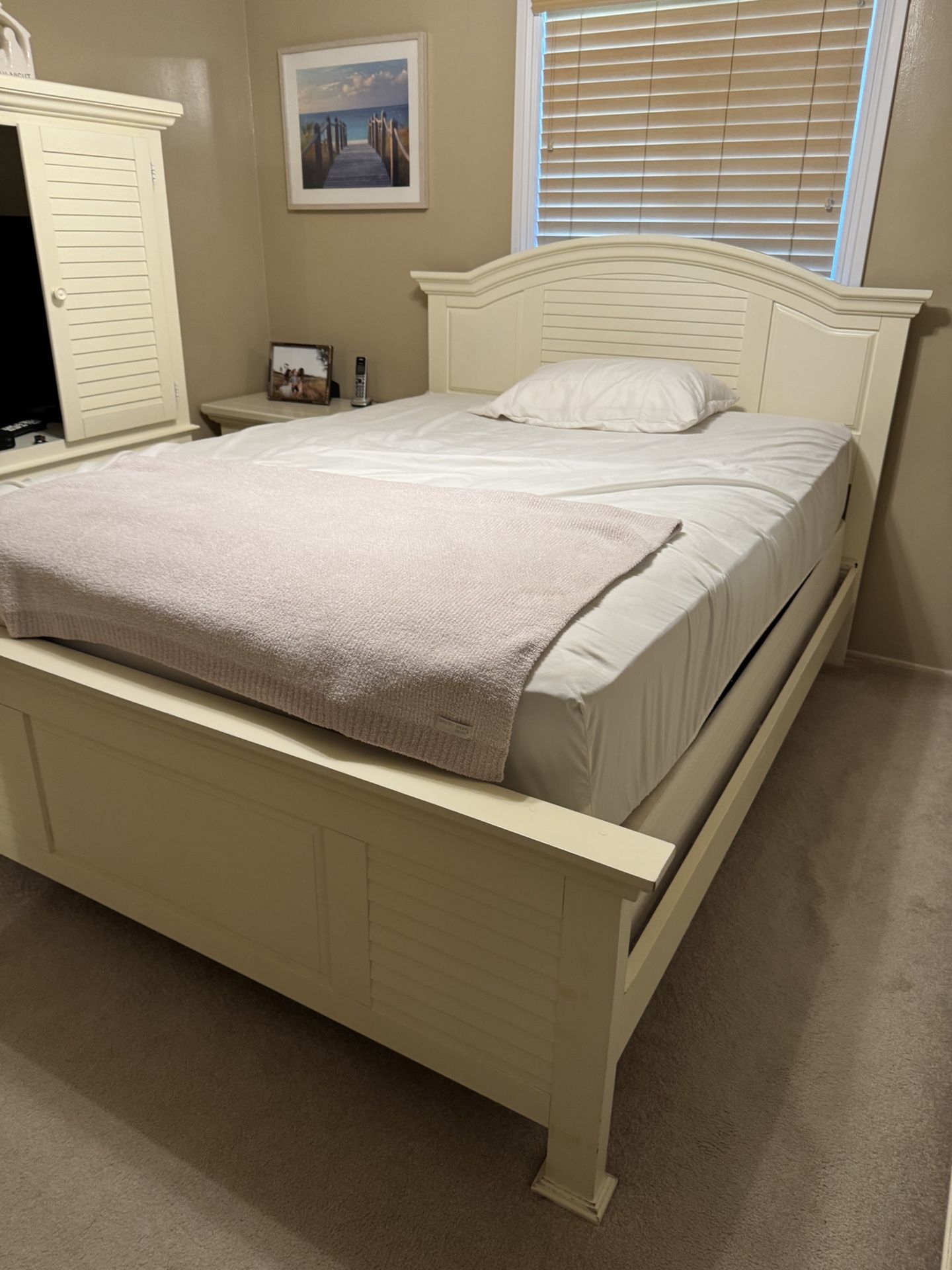 Queen Bed With Cabinet