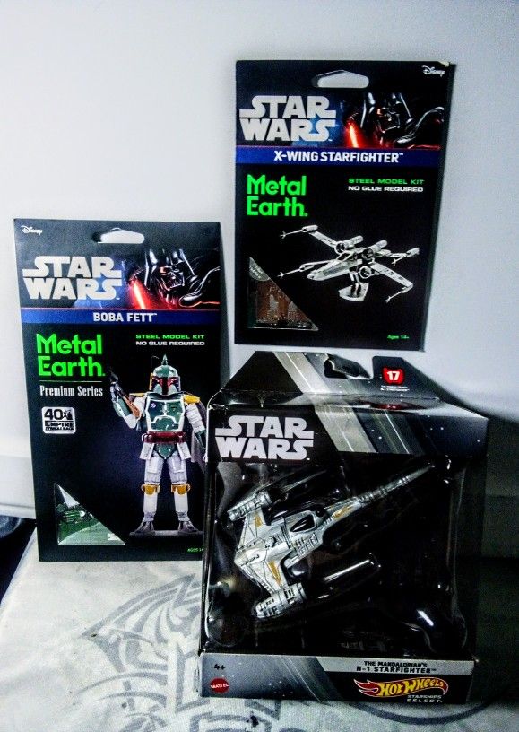 Lot Of 3 STAR WARS NEW FACTORY SEALED OF HOT WHEELS & STEEL METAL EARTH