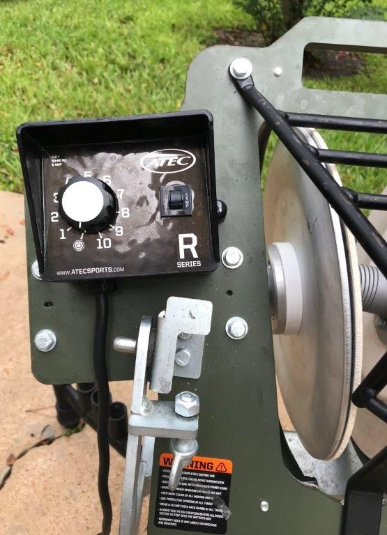 ATEC R2 Rookie Baseball Defensive Pitching Fungo Machine Thrower
