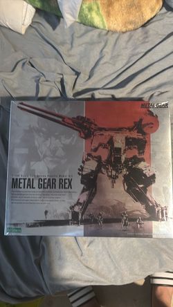 1/100 scale full action plastic model kit metal gear rex