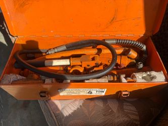 Central Hydraulics 4 ton PortaPower