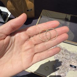 14k Gold Diamond Cut Hoop Earrings 