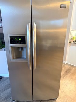 Frigidaire Gallery Side-by-Side Refrigerator