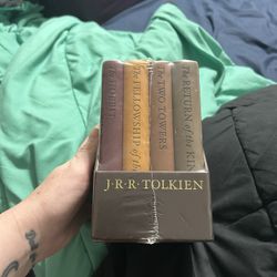 J.R.R. Tolkien - The Hobbit - The Lord Of The Rings 