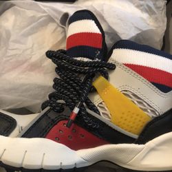 Tommy Hillfiger Toddler Boys Size 11 1/2