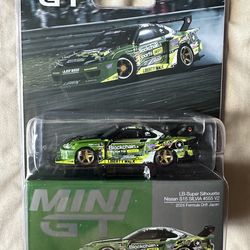 Mini GT Nissan Silvia S15