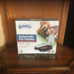 Like new automatic dog feeder
