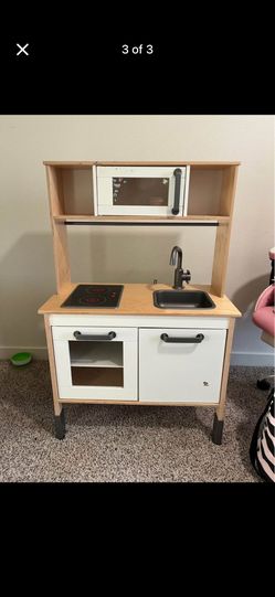 Kids kitchen play