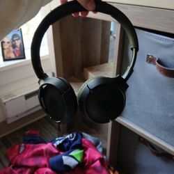JBL HEADPHONES