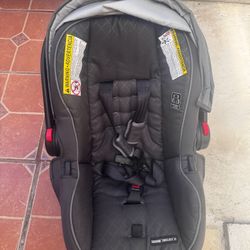 Graco SnugRide SnugLock 35 Infant Car Seat – Great Condition 