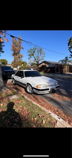 1990 Ford Mustang
