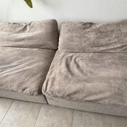 Plush Modular Couch – Neutral Color