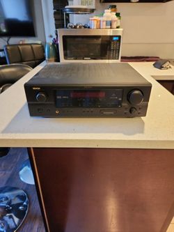 New DENON  MULTI ZONE RECEIVER.
USE FOR SURROUND SOUND SYSTEM ONLY USED ONCE OR TWICE.PRETTY MUCH BRAND NEW