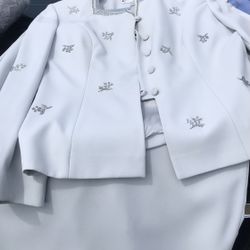 Beautiful Like New 2pc Suit Size10/12