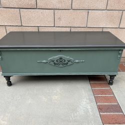  Lane CEDAR Storage Chest