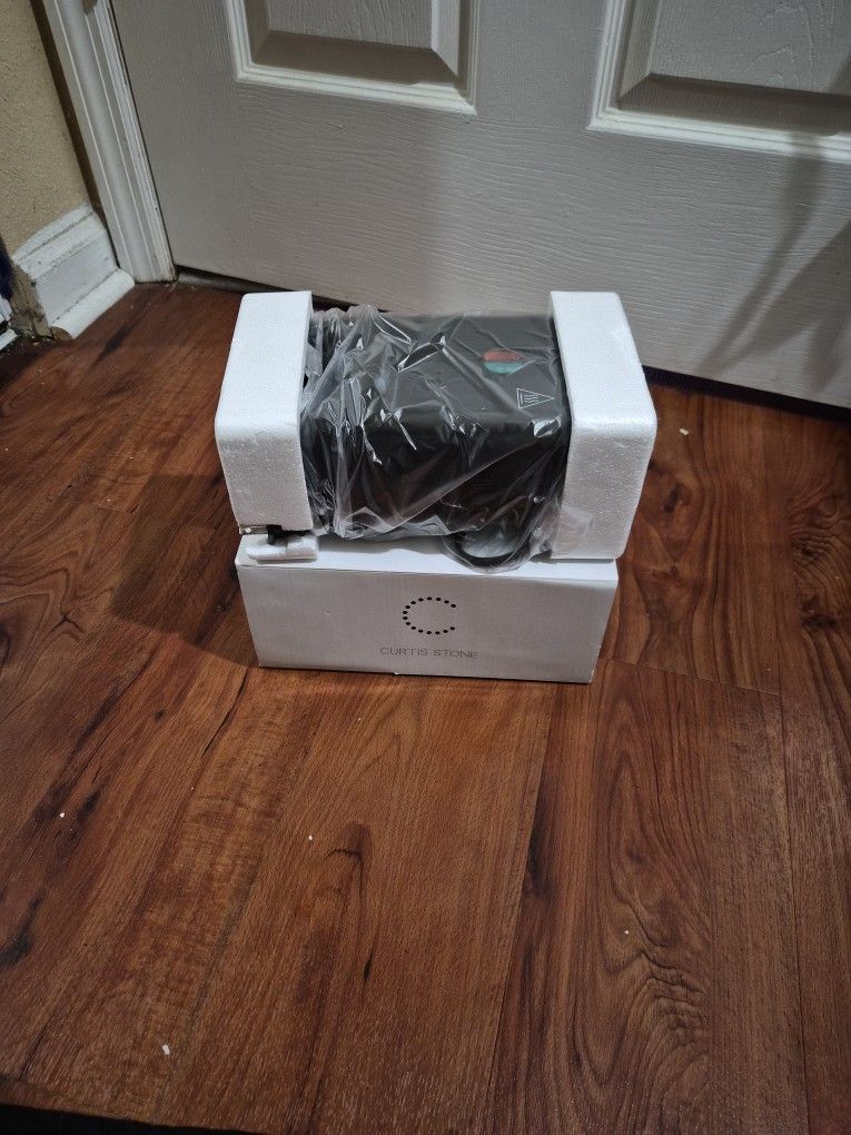 Curtis Stone Sandwich Maker