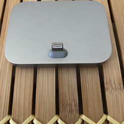 Apple Silver Charging Base