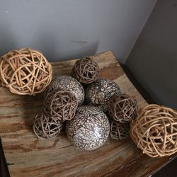 Beautiful Ball Decoration With Holder