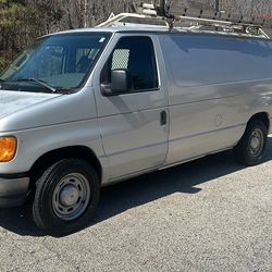 2004 Ford E-350