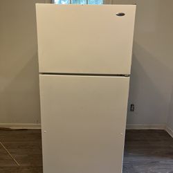 Refrigerator With Icemaker