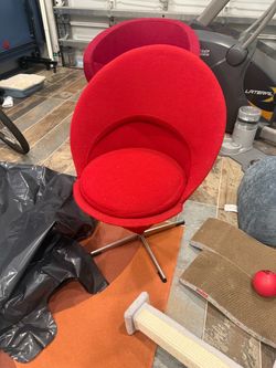 Mirror and chair - price online for 3k minimum. Selling both for $500
